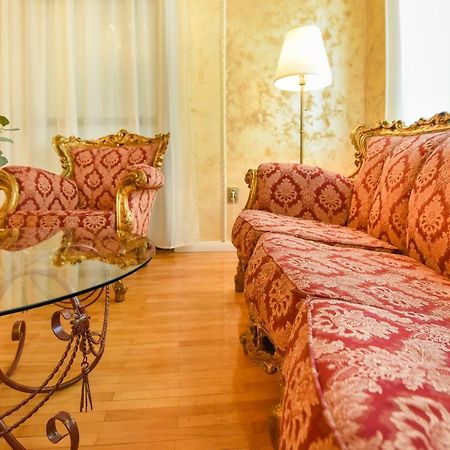 The Museum - Wonderful Super Central Apartment Bucarest Extérieur photo