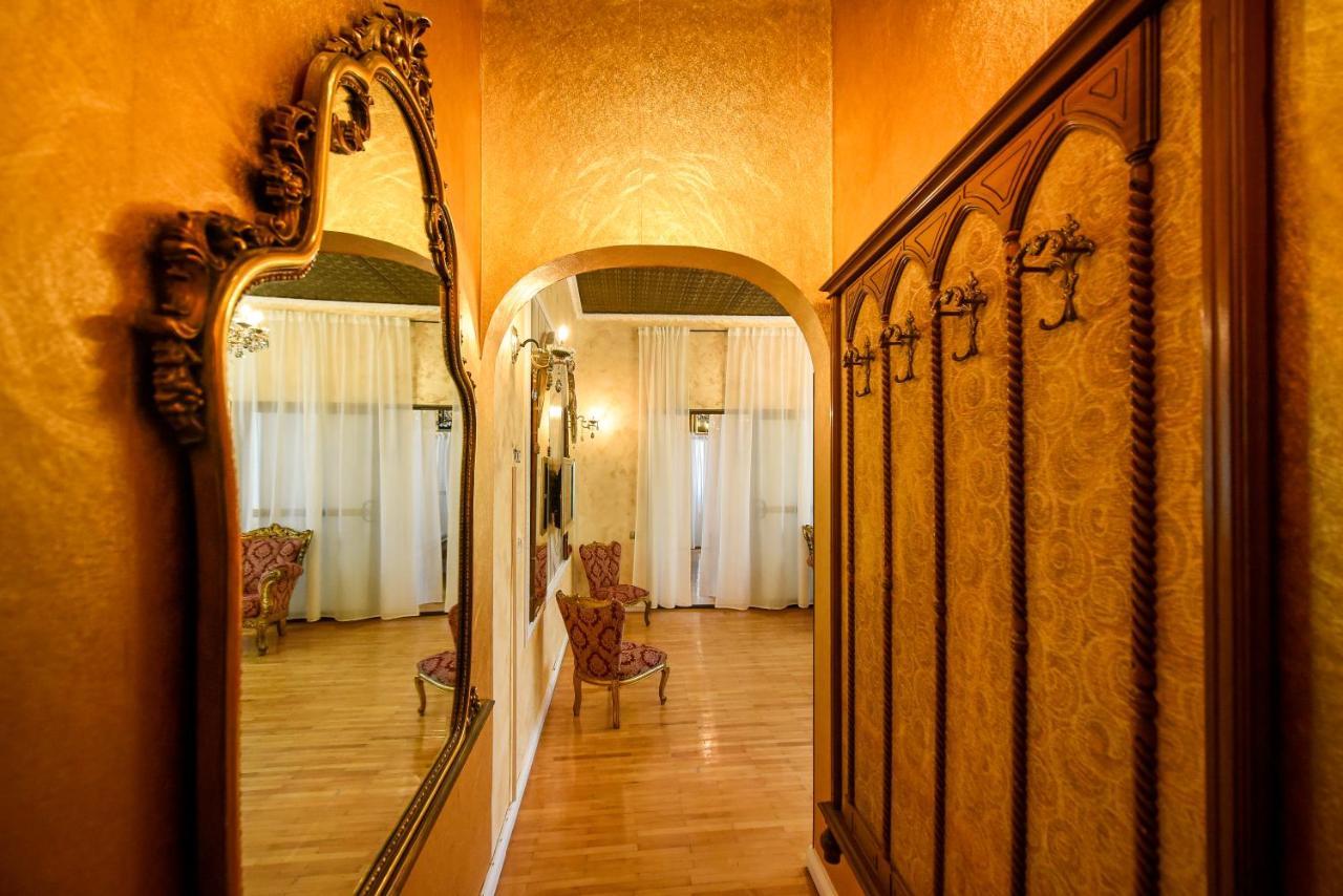 The Museum - Wonderful Super Central Apartment Bucarest Extérieur photo