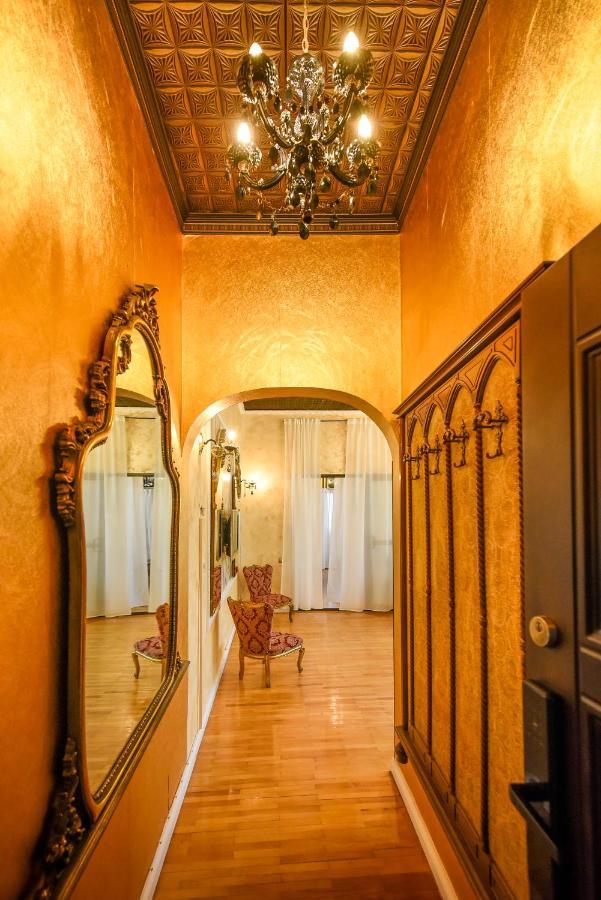 The Museum - Wonderful Super Central Apartment Bucarest Extérieur photo